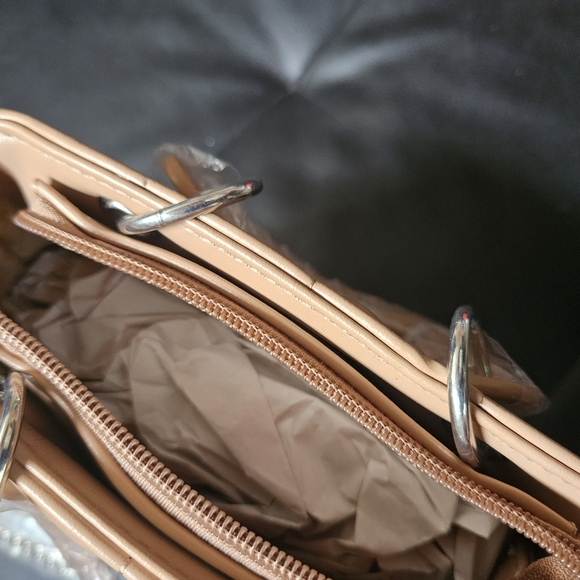 PrettyLittleThing Tan Quilted Mini Handbag - Picture 4 of 11